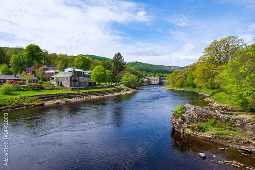 Der Fluss Tummel bei Pitlochry in den schottischen Highlands photo