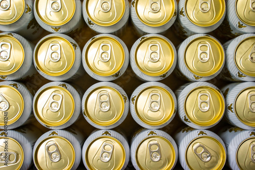 Singha canned beer