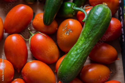 Rote frische Tomaten für deine Speise