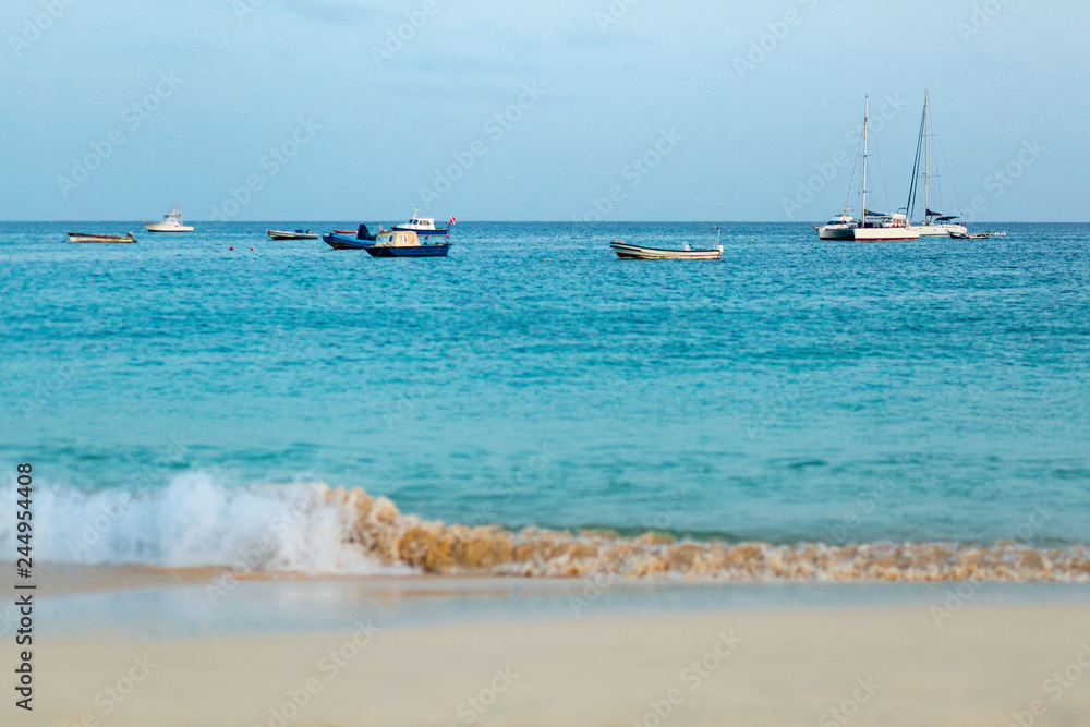 Obraz premium Boats and yachts on ocean