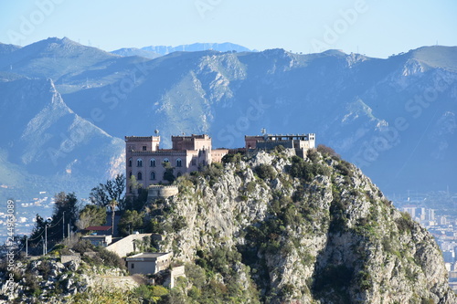 Obraz na płótnie Castello Utveggio di Palermo, su monte Pellegrino w salonie