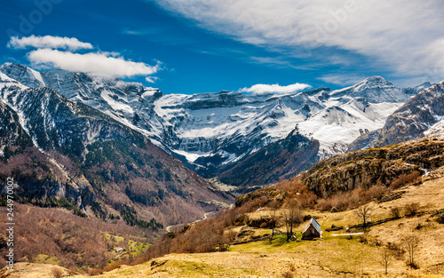Obraz na płótnie view of the splendid circus of Gavarnie in the Pyrenees in the South of France