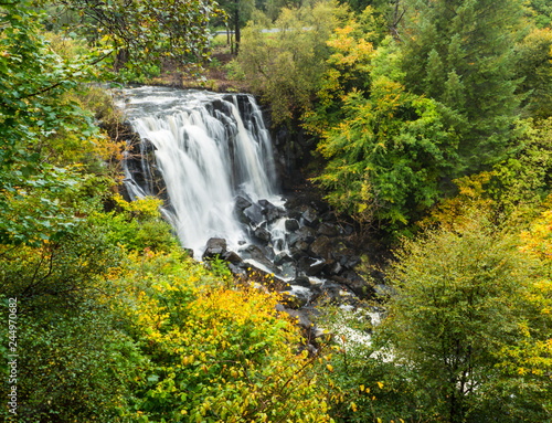 Fototapeta Naklejka Na Ścianę i Meble -  Waterfall in Aros River on the Isle of Mull, Scotland