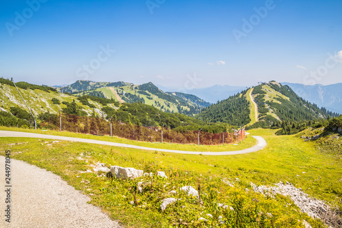 Das Hochkar ist mit einer Höhe von 1808 m ü. A. der höchste Gipfel der an der niederösterreichisch-steirischen Grenze befindlichen Göstlinger Alpen.