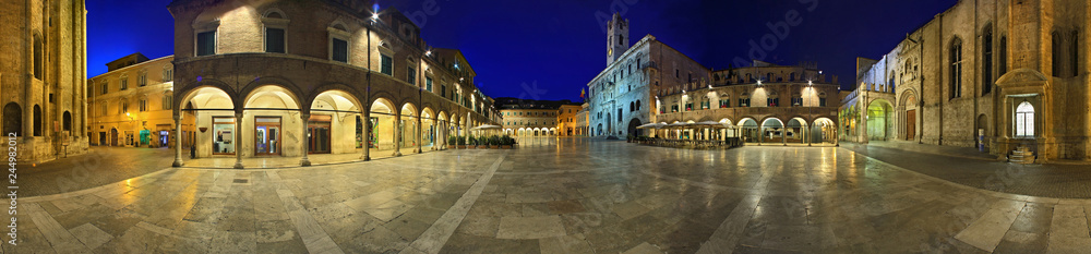 Ascoli Piceno, Piazza del Popolo a 360 gradi