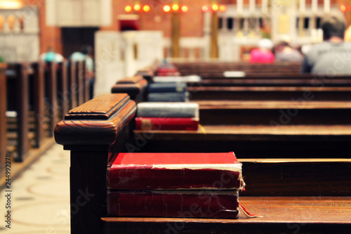 Foto Hymnal in Church of the Most Sacred Heart of Our Lord