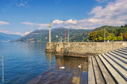 Valokuva Luino am Lago Maggiore in Norditalien - Luino on Lago Maggiore in northern Italy