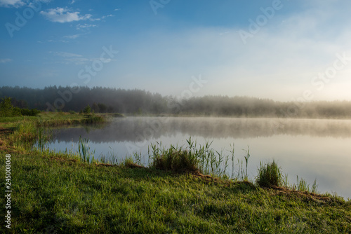 Fototapeta Naklejka Na Ścianę i Meble -  misty morning by the lake