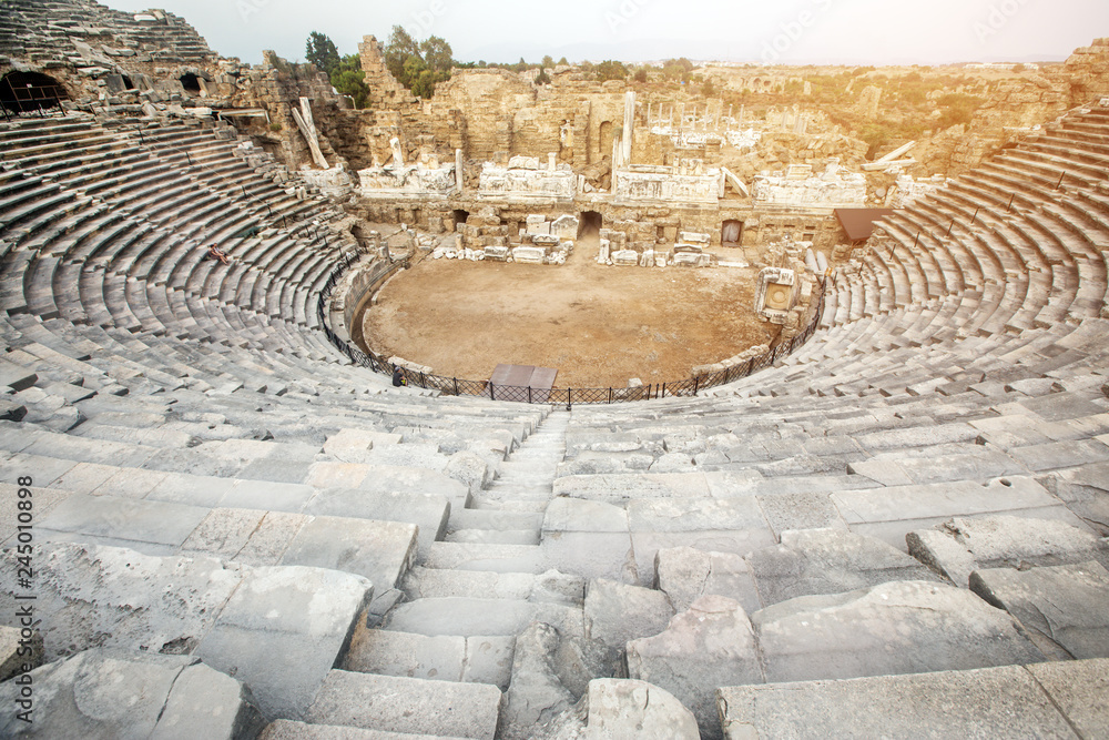Side Amphitheatre