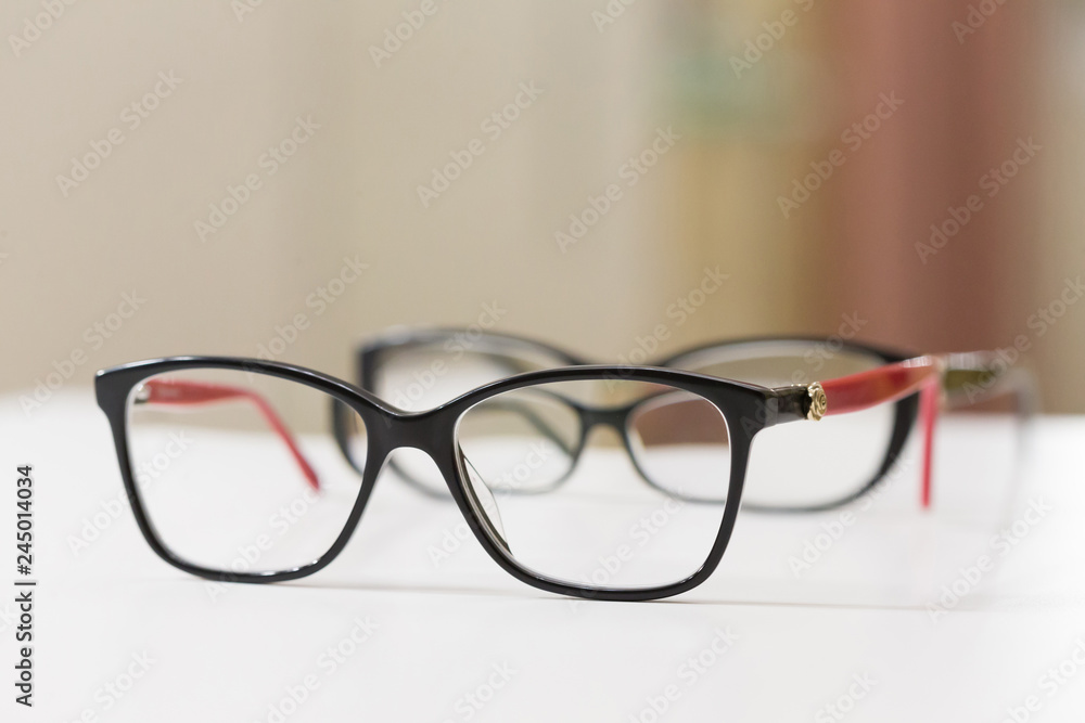 Glasses,  white table