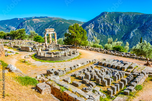 Fototapet Ruins of temple of Athena Pronaia at Delphi, Greece