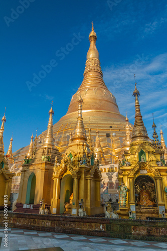 Shwedagon Paya Pagoda in Yangon, Myanmar