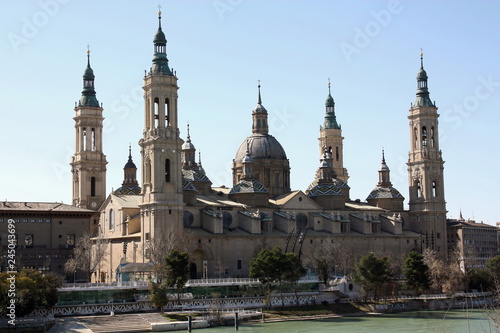 Basilica del Pilar en Zaragoza © julio