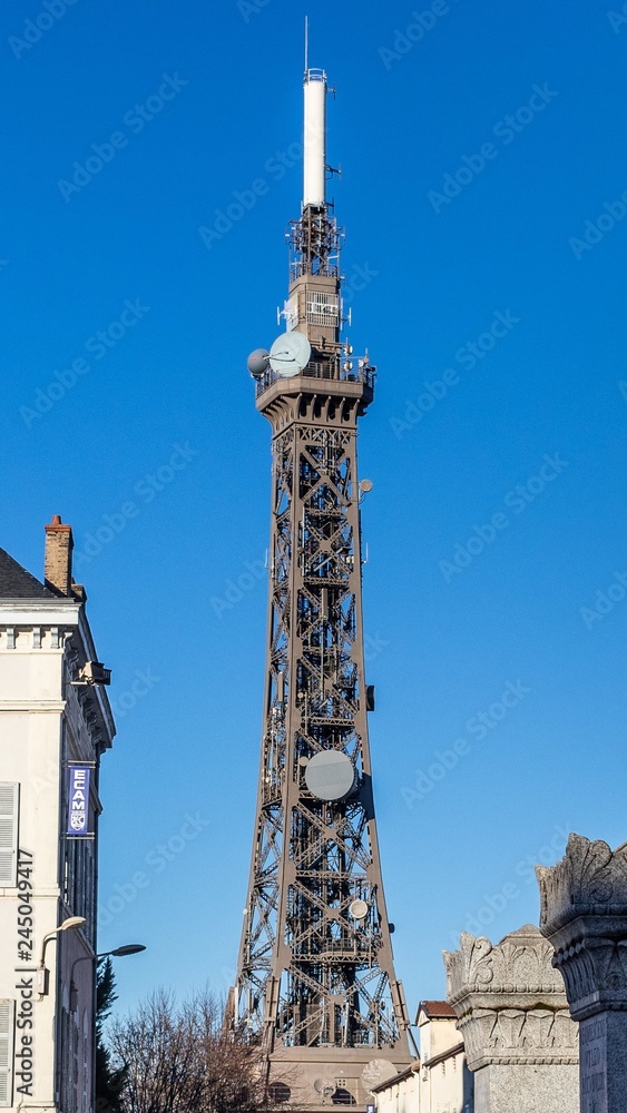 Obraz premium Antenne à Lyon Fourvière