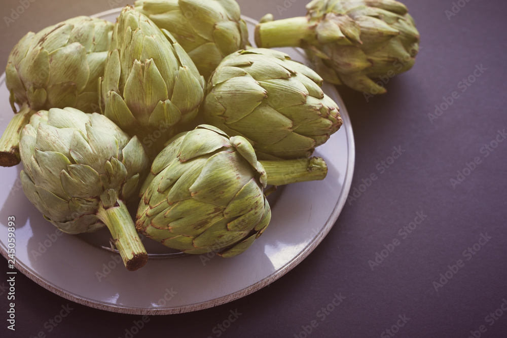 Fototapeta premium Fresh textured green artichoke flower
