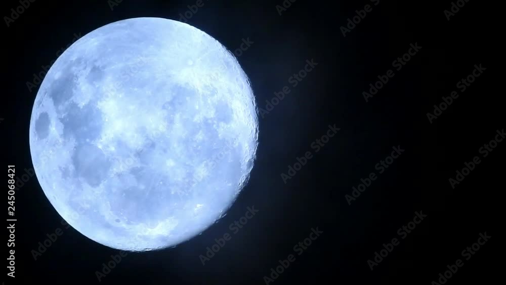 Full moon video / The Moon is an astronomical body that orbits planet Earth and is Earth's only permanent natural satellite. Full moon video / The Moon is an astronomical body that orbits planet Earth and is Earth's only permanent natural satellite.