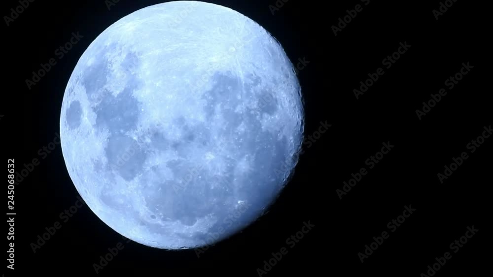 Full moon video / The Moon is an astronomical body that orbits planet Earth and is Earth's only permanent natural satellite. Full moon video / The Moon is an astronomical body that orbits planet Earth and is Earth's only permanent natural satellite.