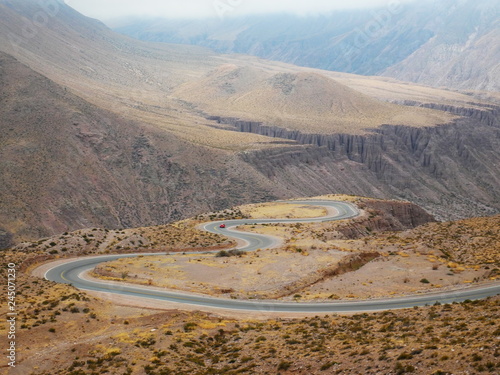 Obraz na płótnie Curvy road in the Quebrada de Humahuaca w salonie