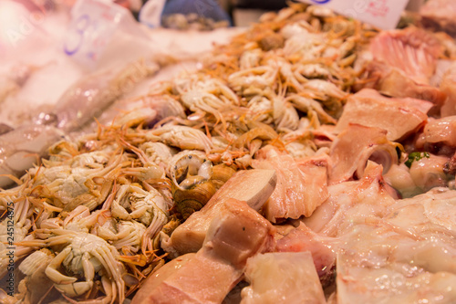 Pescados,mariscos y crustaceos en el mercado