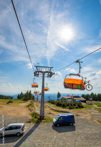 Seilbahnfahrt am Keilberg im Erzgebirge