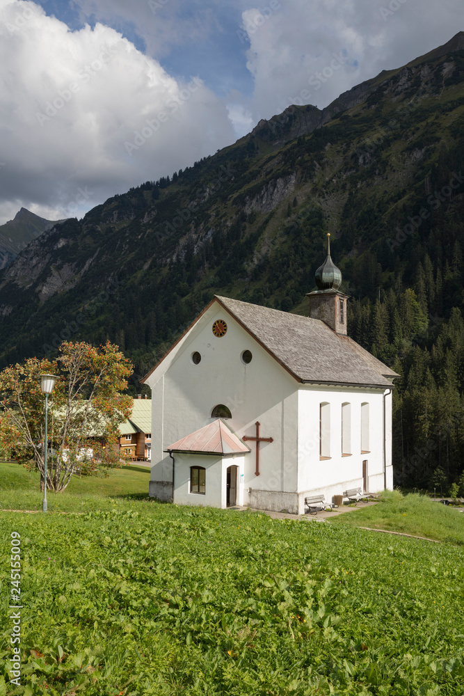 Österreich, Vorarlberg,  Allgäuer Alpen, Kleinwalsertal,  Baad, Kirche St. Martin
