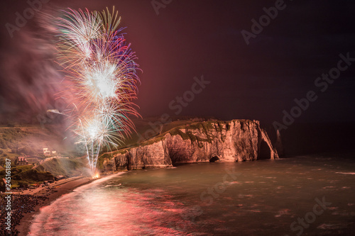 Etretat falaises feu d'artifice
