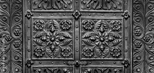 Decorative element or pattern of the old iron door.