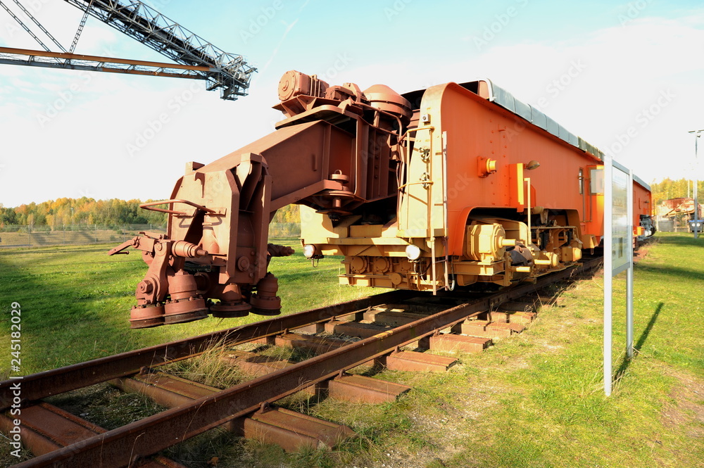 Förderbrücke F60, Gleisrückmaschine Förderbrücke F60, Gleisrückmaschine