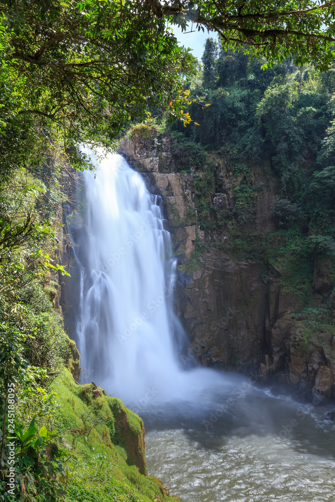 Fototapeta premium Haew narok waterfall, khao yai national park, Thailand
