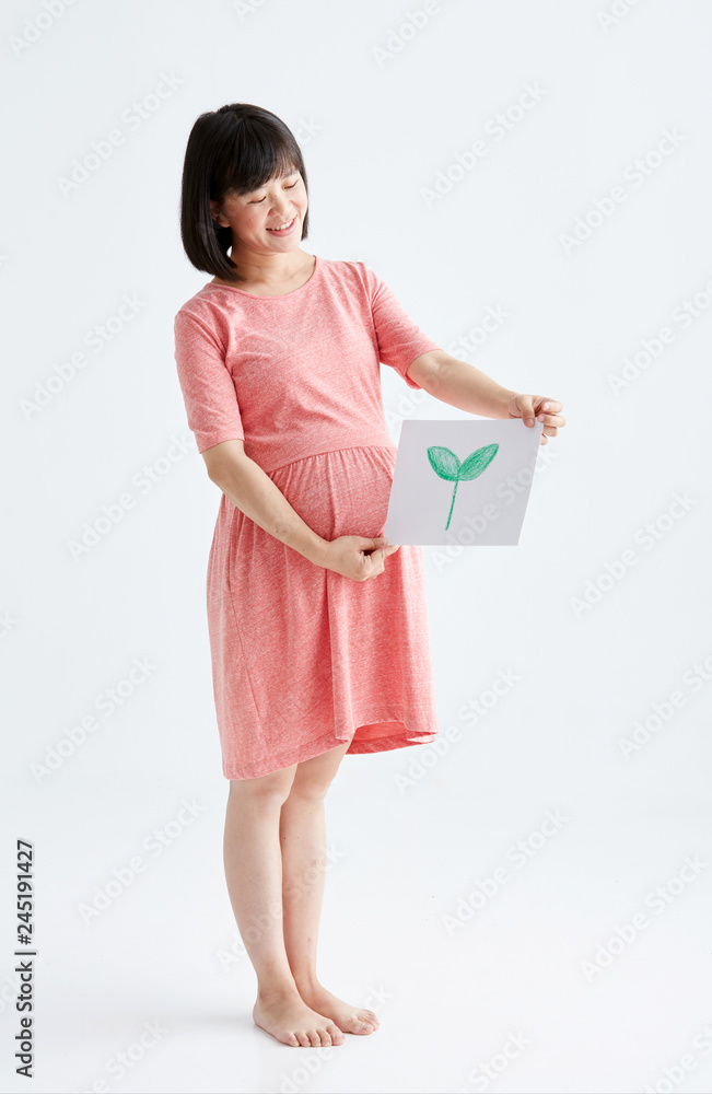 Pregnant women with hand-painted cards,White background in studio