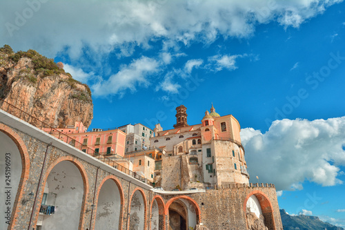 Vista panoramica sulla costiera amalfitana, Italia
