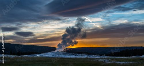 old faithful geyser