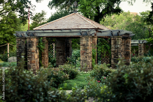 garden arbor photo