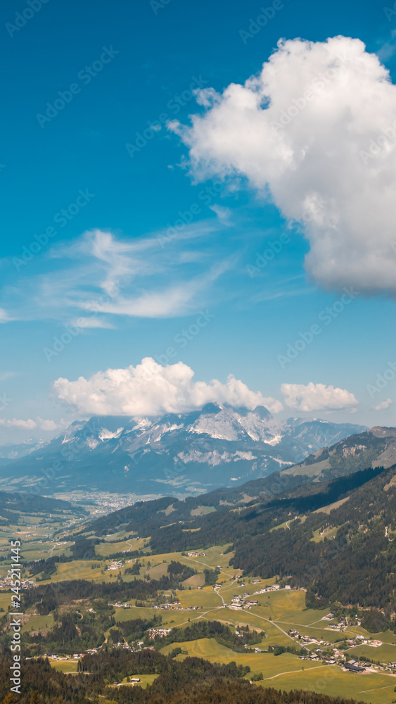 Smartphone HD wallpaper of alpine view at the Buchensteinwand