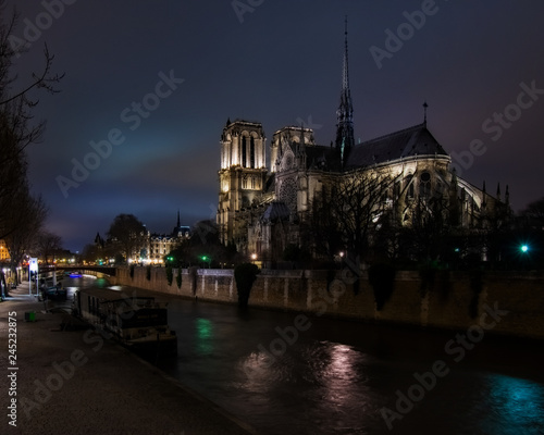 Notre Dame Cathedral from Bridge © Agent007