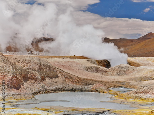 Obraz na płótnie Geysers Sol de Manana in Bolivia w salonie