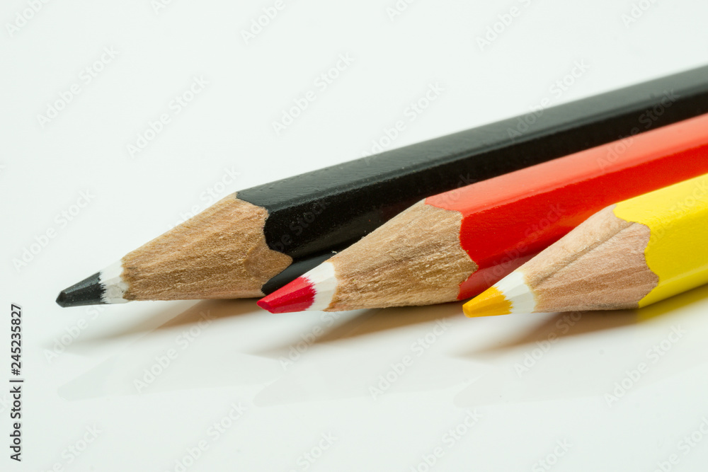 Obraz premium color pencils isolated on white background