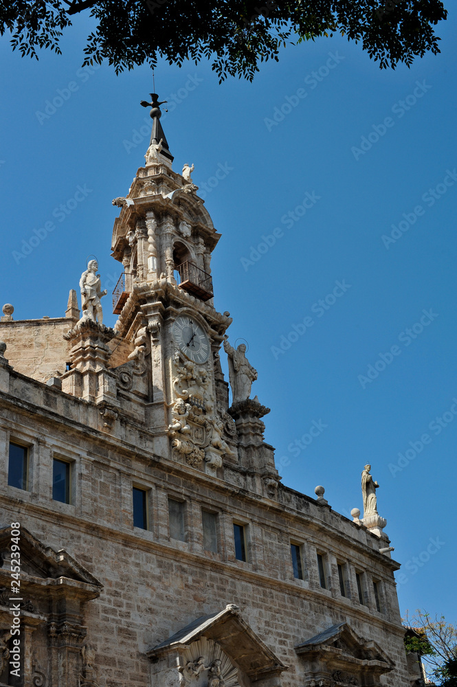 Turm einer Katedrale in Valencia