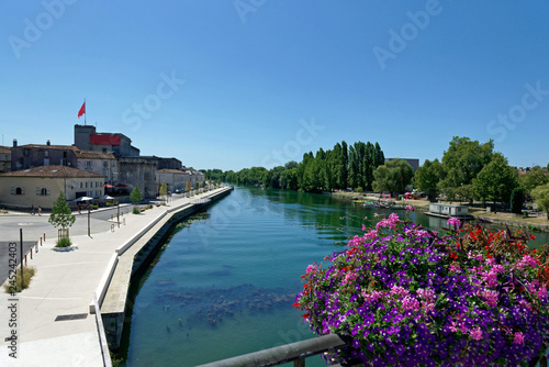 La Charente à Cognac, Charente, Nouvelle-Aquitaine, France photo