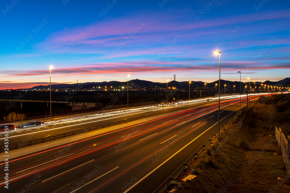 Obraz premium Freeway at dusk