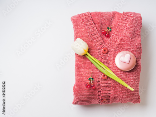 Coral woman's cardigan with tulip and heart