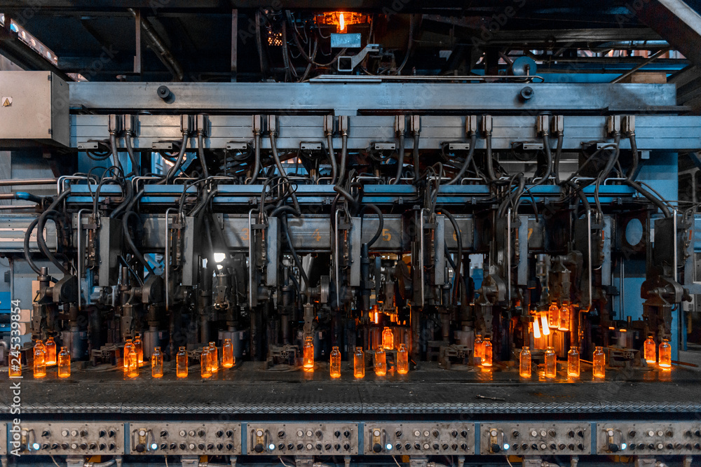 Plant for the production of bottles, glass plant Plant for the production of bottles, glass plant