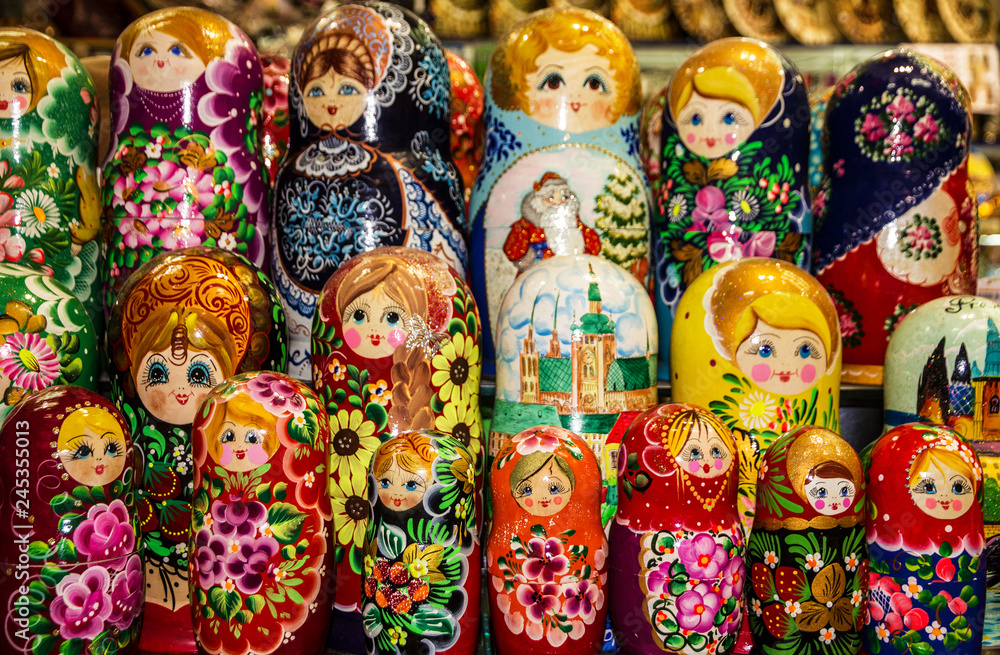 wooden dolls in Prague, Nesting souvenirs