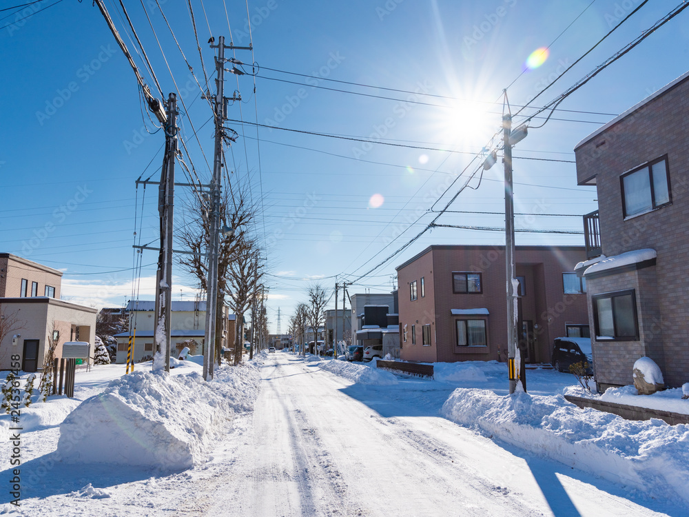 冬の市街地 / 雪が降り積もった北海道の住宅街