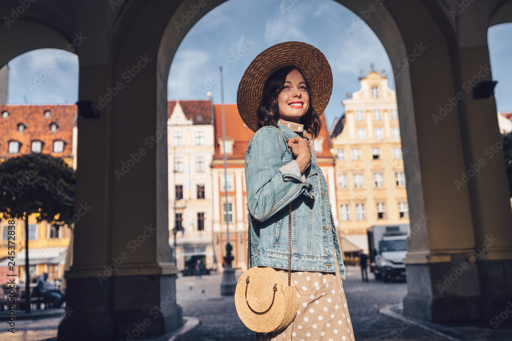 Obraz premium Happy attractive girl