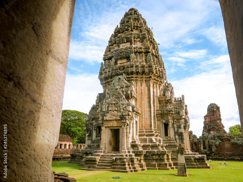Fototapeta premium Phimai historical park, (Prasat Hin Pimai) in Nakhon ratchasima, Thailand