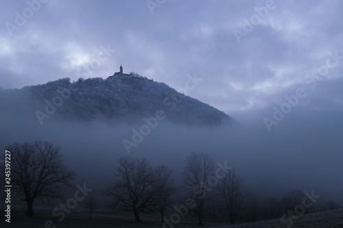 Schloss über den Wolken photo