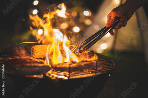 Valokuvatapetti barbecue camping