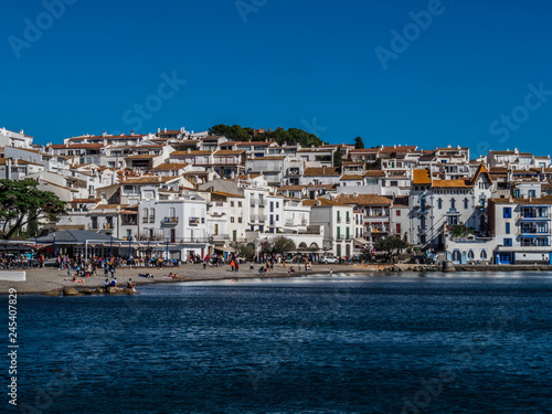 Fototapeta Naklejka Na Ścianę i Meble -  Beautiful shoreline of Spanish coastal town Cadaques