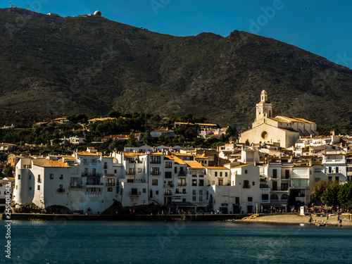 Obraz na płótnie Beautiful shoreline of Spanish coastal town Cadaques w salonie